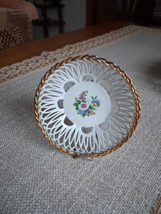 Farfurii portelan dantelate