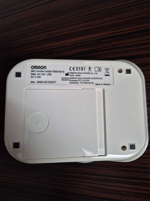 Tensiometru de Brat Omron M6 Comfort