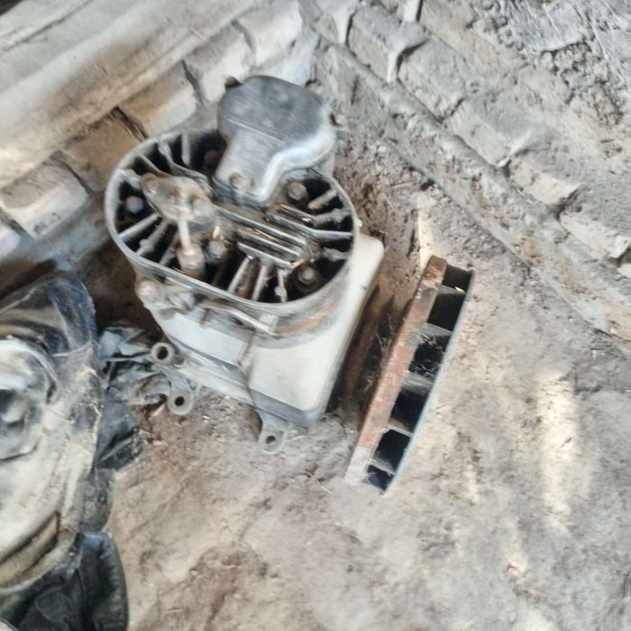 Экскаватор компрессор сотилади