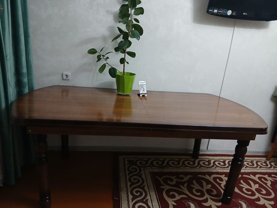 Продаю стол раздвижной