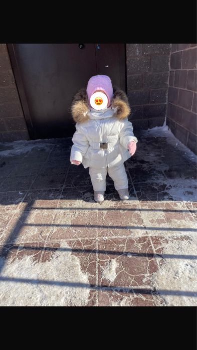 Продам детский комбинезон Монклер на девочку