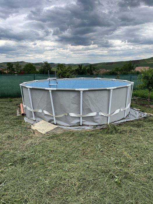 De vânzare piscină Intex