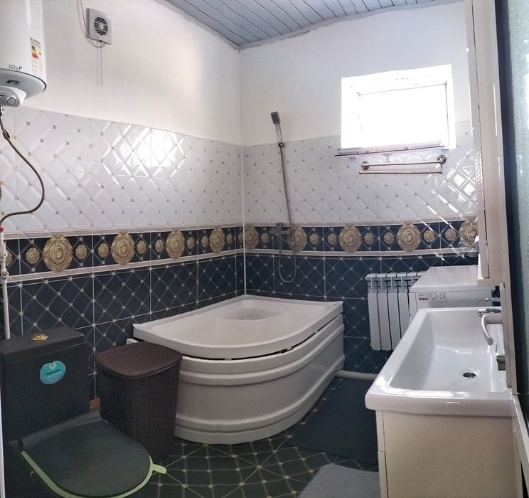 Микрорайон домнан 2 бөлмелі квартира сатылады.