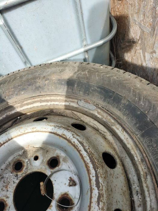 Vând doua roti 205/75R16C