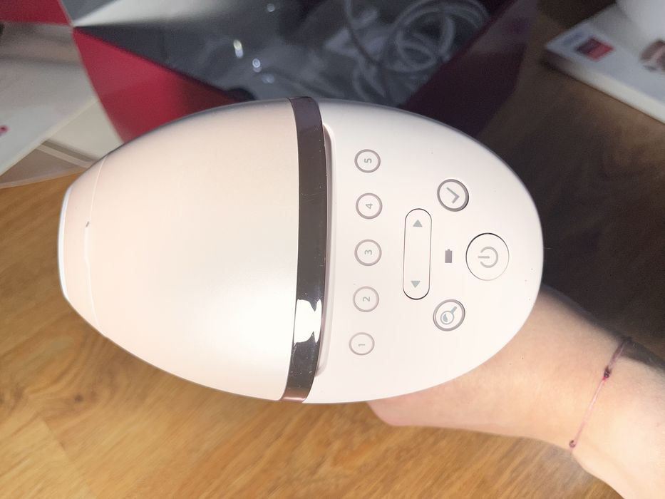 PHILIPS LUMEA hair removal IPL BRI957