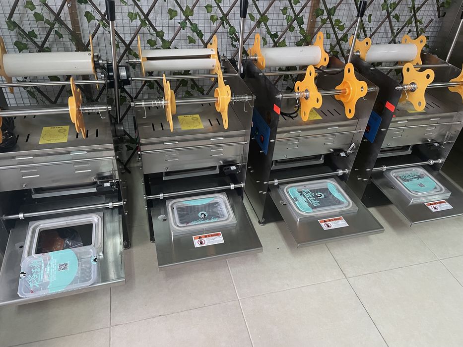 Пакетираща машина за тарелки