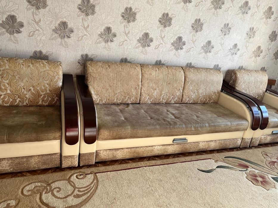 Срочно сатылады,  продается диван и два кресла.