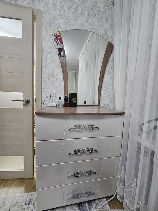 Продам спальный гарнитур