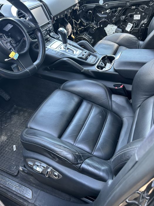 Interior piele neagra porsche cayenne 2012
