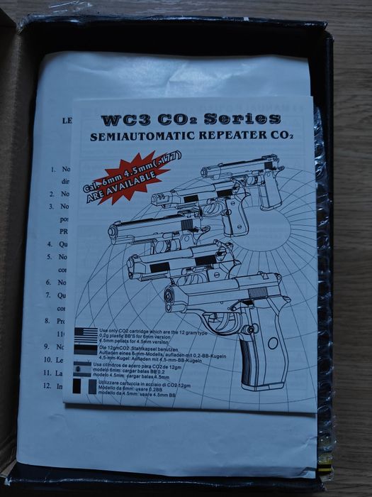 Pistol airsoft Replica Beretta 4.6J