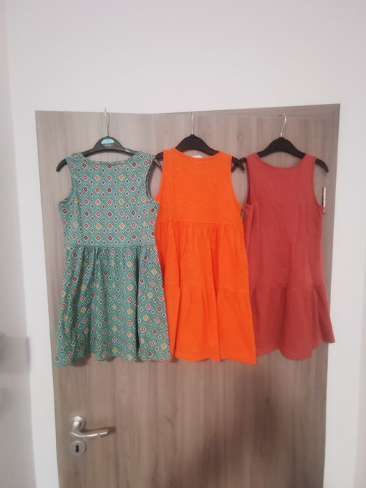 Lot rochițe  H&M, pentru fetite 4-5 ani