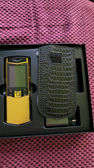 VERTU Slide чисто нови