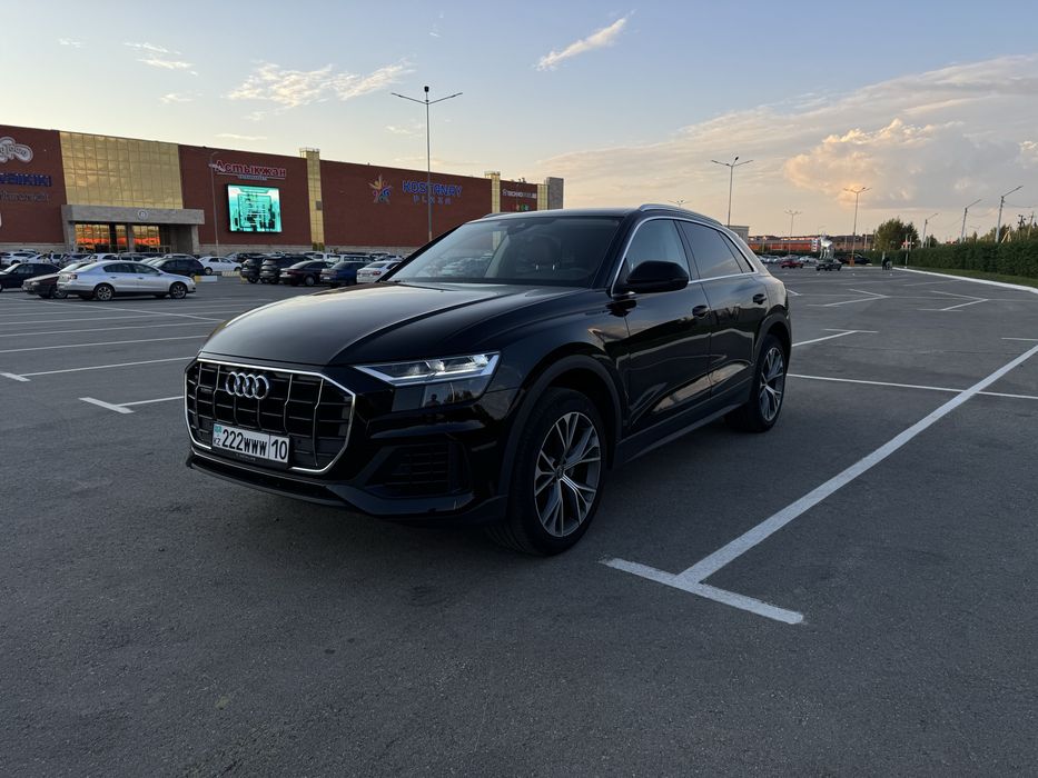 Продам  Audi  Q8