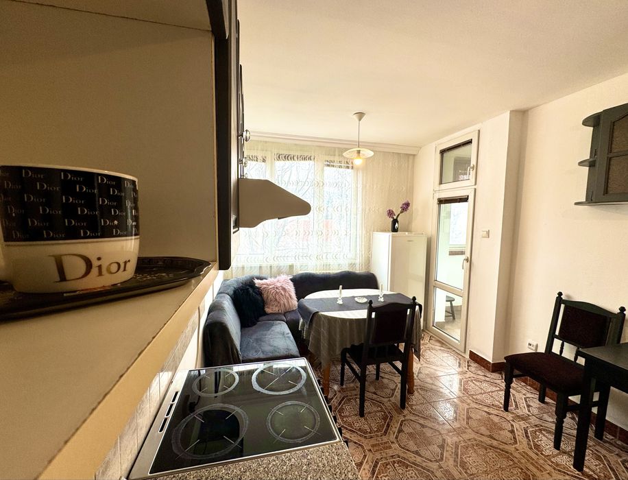 Прекрасен Тристаен срещу The Mall