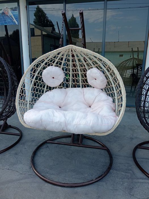 Ratan tòqima Kachela va stol stullar