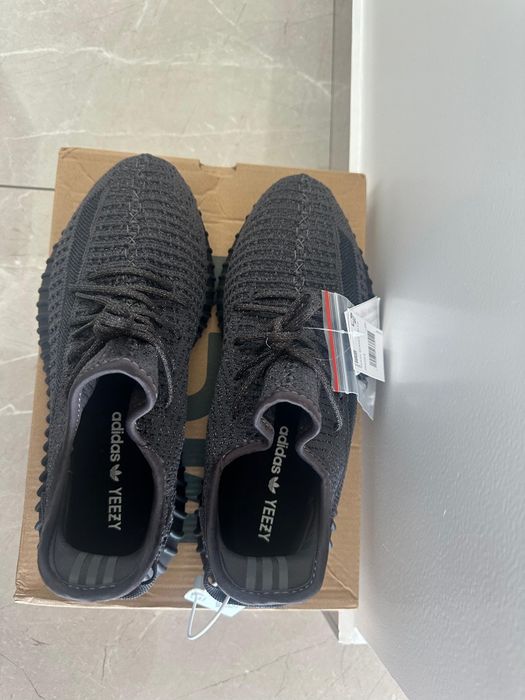 Yeezy Boost 350 V2