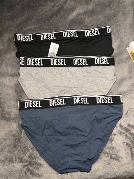 Diesel set 3 chiloti negru-bleumarin-grin marimea M noi originali
