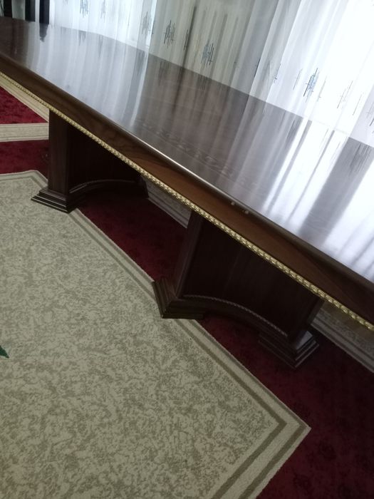 Стол сотилади срочни