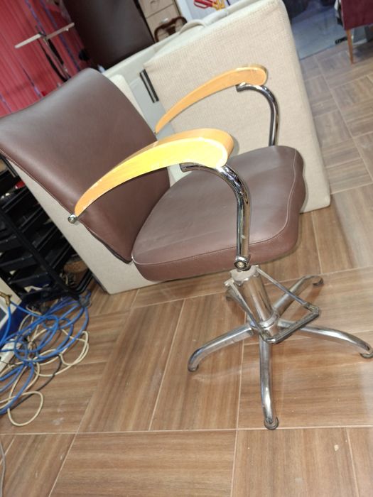 Фризьорски столове