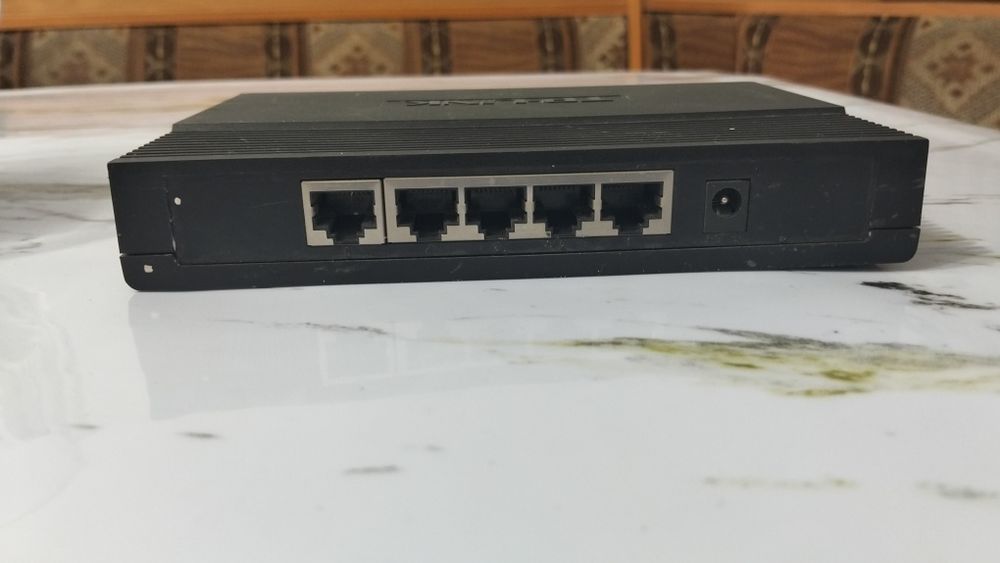 TP-LINK WI-fi камутатор