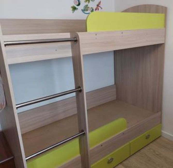 Продам 2х ярусную кровать