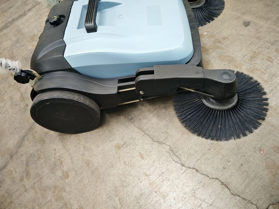 Vând mașina de curățat Nilfisk