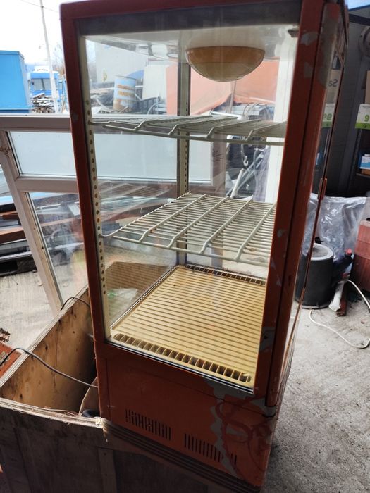 Vitrina rece de prezentare (racitor)