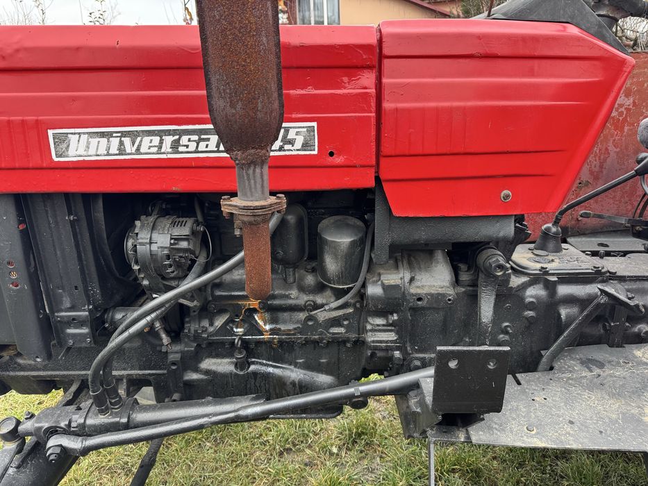 Tractor UNIVERSAL 445 original complet functional.