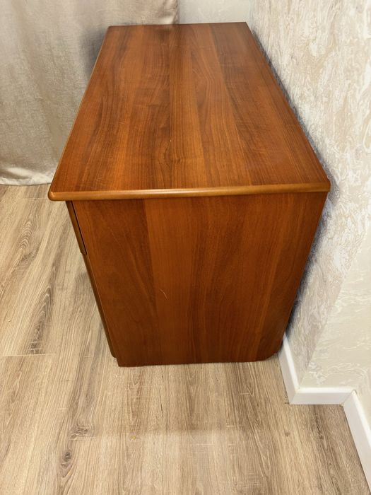 Продам компьютерный стол