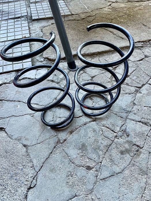 Предни пружини и крик за бмв е46