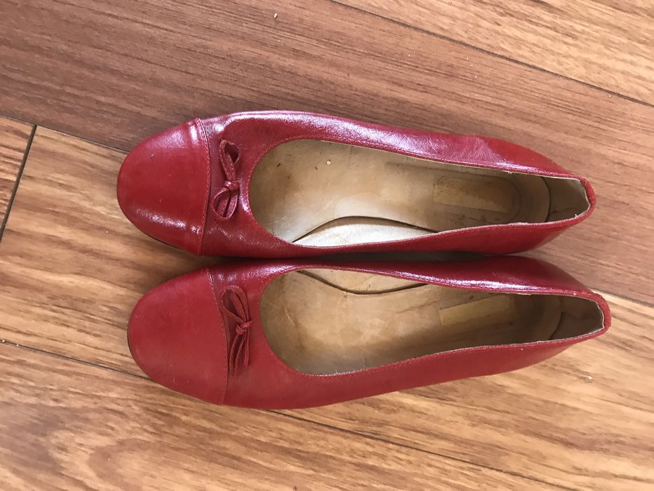 Pantofi balerini din piele lacuita