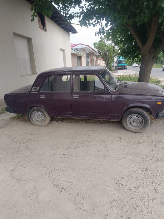 VAZ_2107 sotiladi
