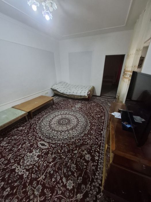 Чирчик Шахрида  3  Хонали Ховли Троицкийда жойлашган 18-мактаб якин Ои