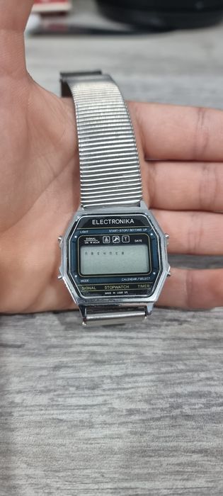Продаётся часы электроник