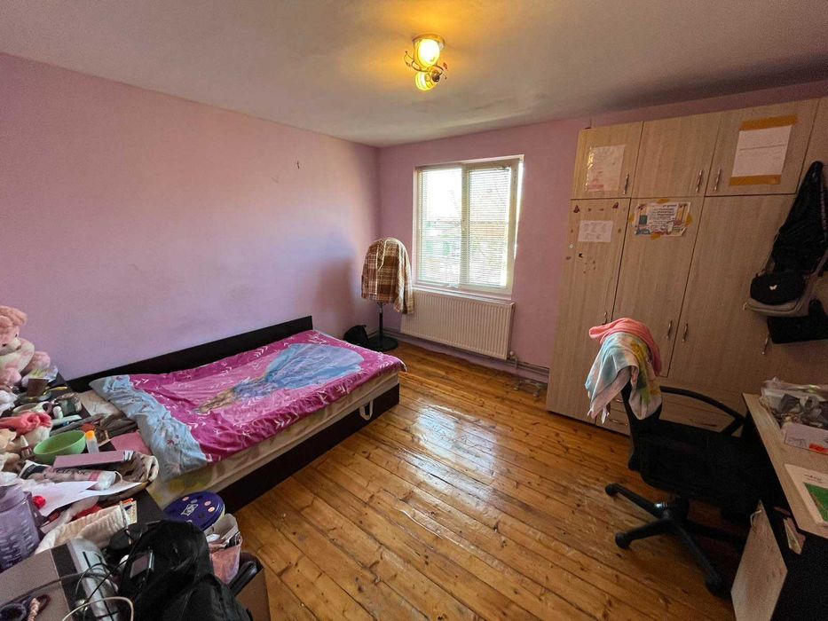 Етаж от къща за продажба в гр. Нови Пазар