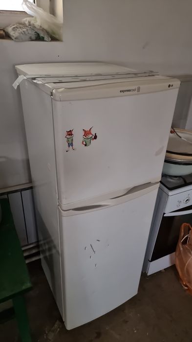 Холодильник lg продам срочно