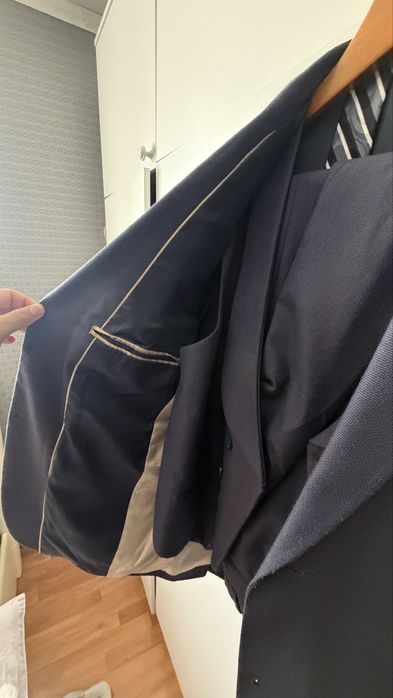 Продам костюм троика