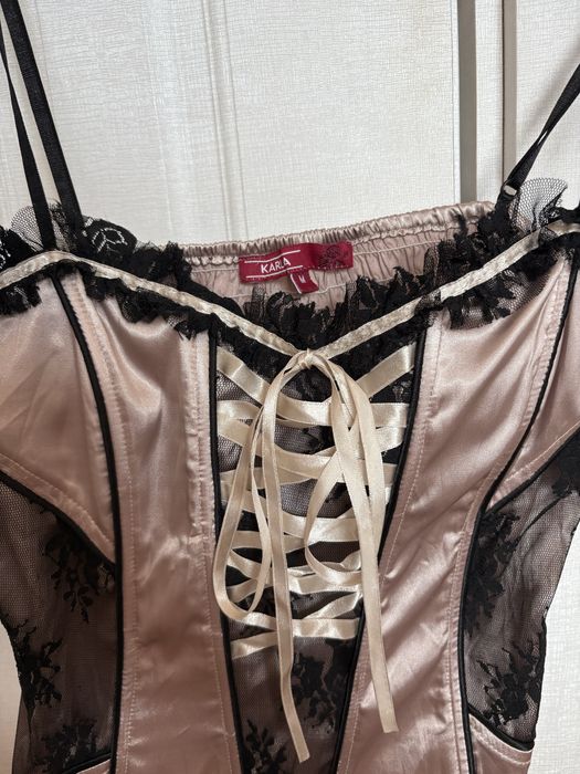 Корсет с дантела