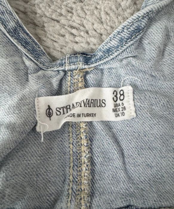 Salopeta blugi Stradivarius dama marimea M eur 38