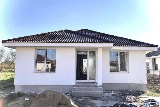 Vand casa moderna modulara 8m x 10m pe structura metalica