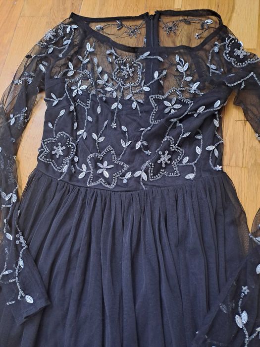 Черна ефирна рокля с тюл