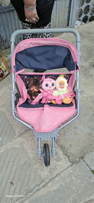 Продавам количка за кукли