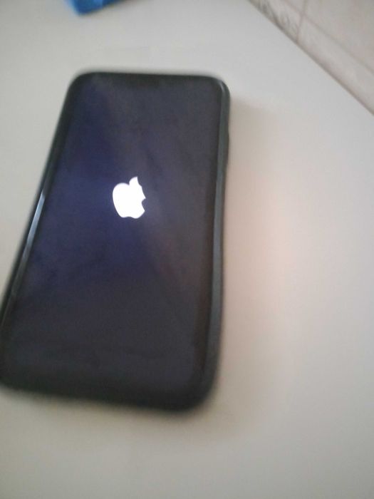 Продам на запчасти iphone 11