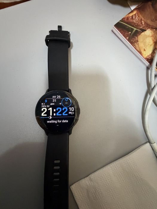 Garmin venu 3 с допълнителна кожена каишка.