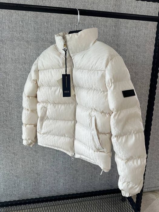 Geacă bărbați Dior.Material impermeabil, calitate luxury,toate mărimile disponibile