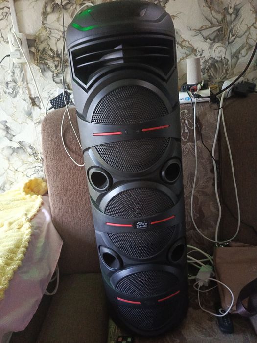 Колонка рабочая б/у микрофона нет!