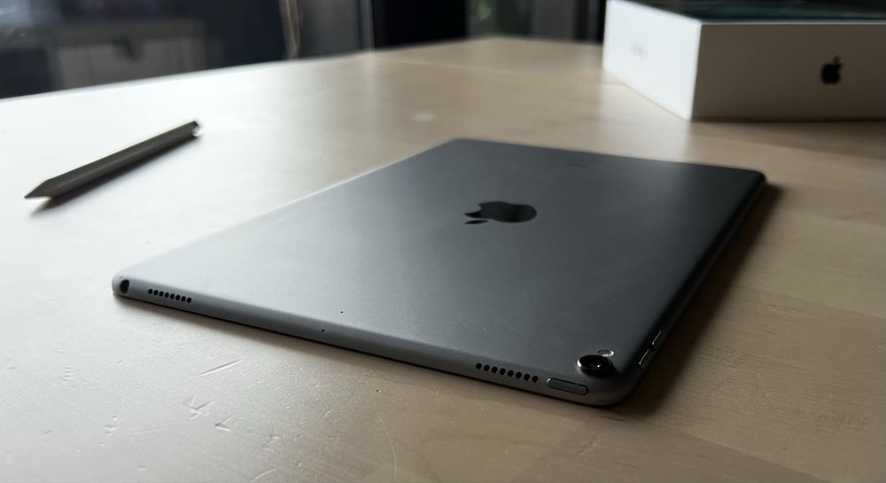 Apple iPad Pro 10.5” 256GB Wi-Fi A1701 Space Gray с Apple Pencil