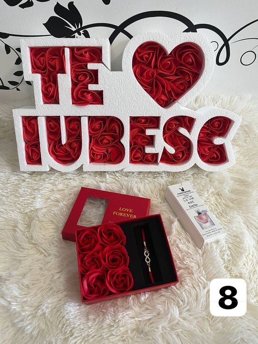 Set dama (cutie trandafiri+ceas+brățară +parfum)