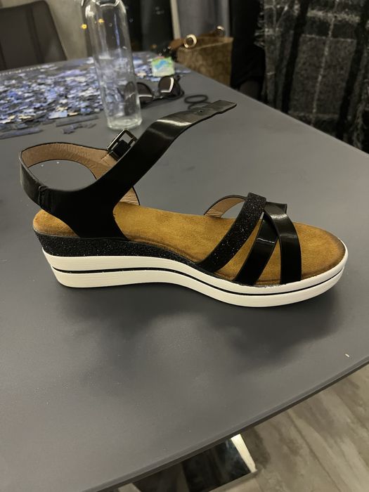 Сандали Doris с платформа