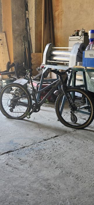 Bicicletă mare pentru persoane înalte are Dinamo în butuc